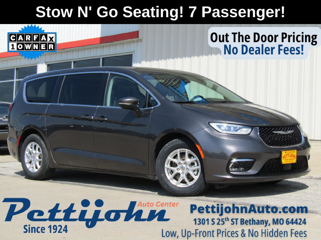 Used 2023 Chrysler Pacifica Touring-L FWD image 1