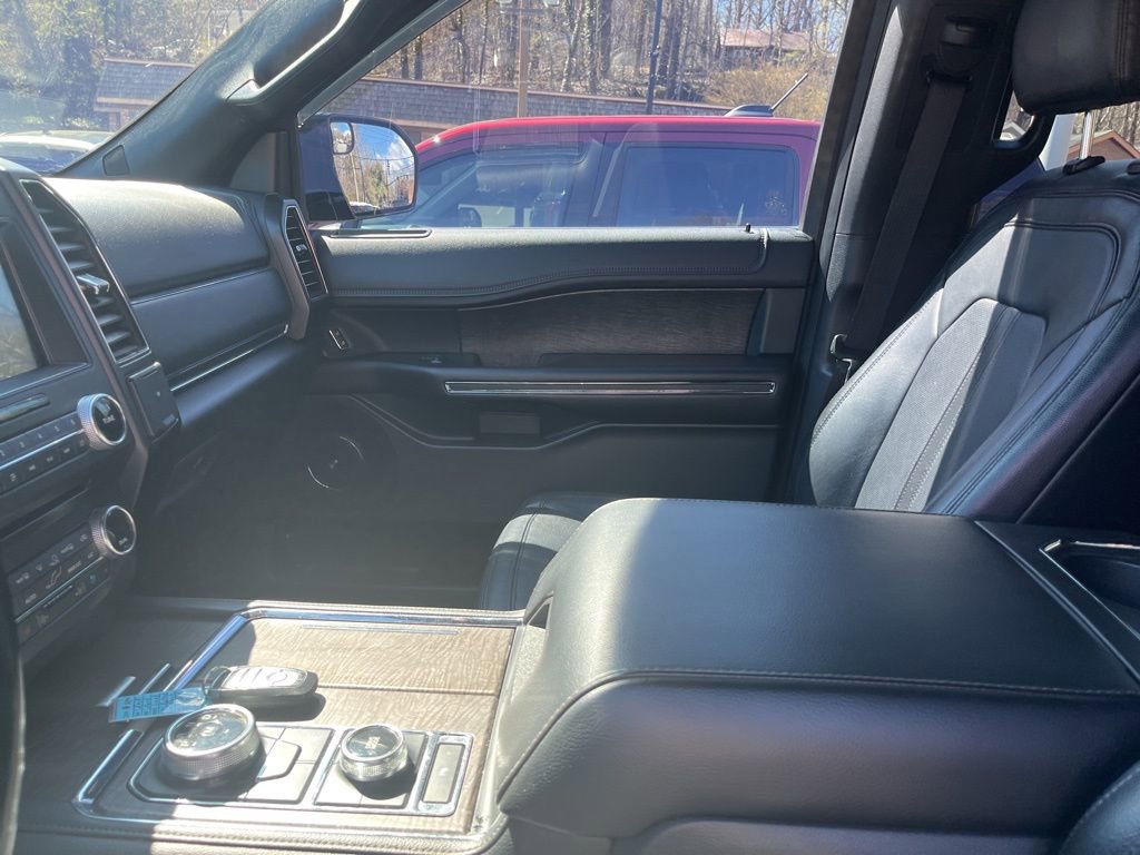 Certified 2018 Ford Expedition Limited image 12