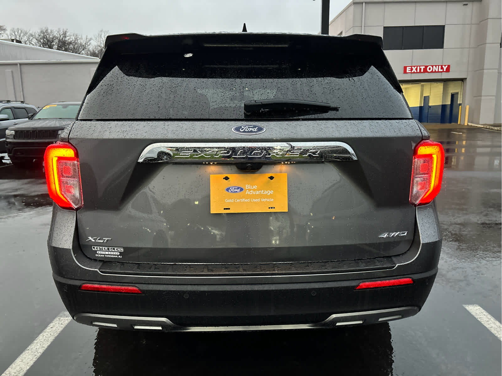 Certified 2023 Ford Explorer XLT w/ Equipment Group 202A image 4