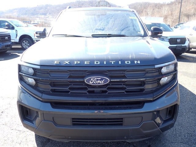 Certified 2025 Ford Expedition Active image 8