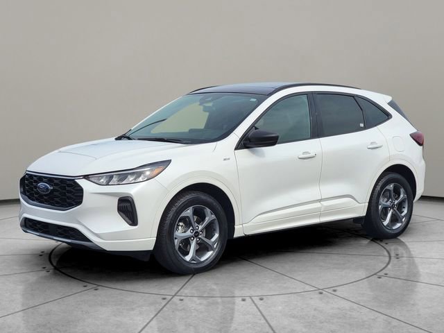 Certified 2023 Ford Escape ST-Line w/ Tech Pack #1 AWD/4WD image 3