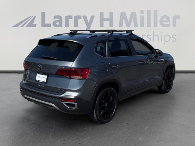 Used 2022 Volkswagen Taos SE w/ Panoramic Sunroof Package AWD/4WD image 5
