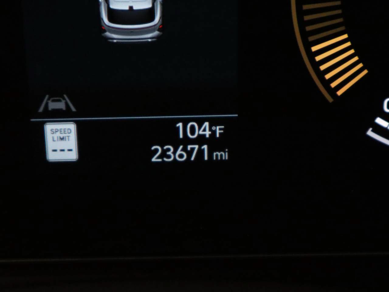 Used 2025 Hyundai Kona SEL FWD image 8