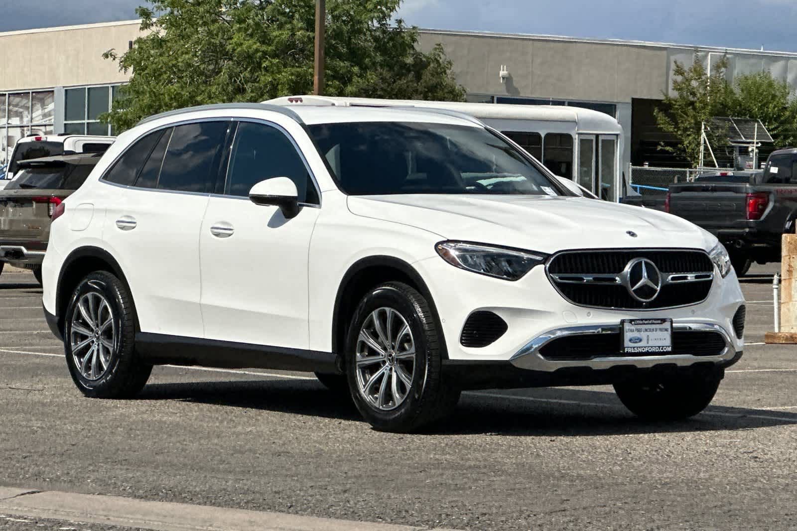 Used 2024 Mercedes-Benz GLC 300 w/ Winter Package image 9