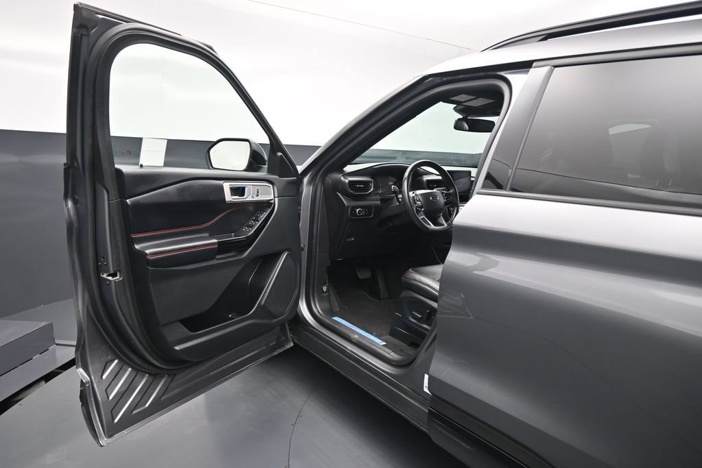 Certified 2023 Ford Explorer ST-Line w/ Class IV Trailer Tow Package RWD image 8