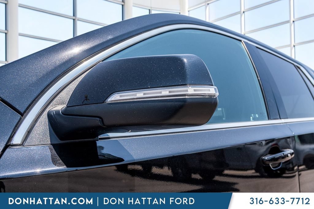Used 2023 Chevrolet Traverse LT AWD/4WD image 38