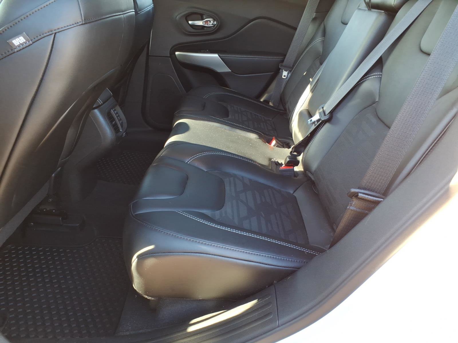 Used 2022 Jeep Cherokee Latitude image 10