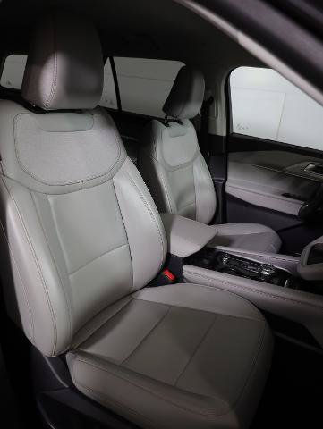Certified 2025 Ford Explorer Active w/ Active Comfort Package AWD/4WD image 9