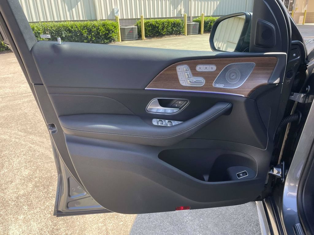Used 2025 Mercedes-Benz GLS 450 4MATIC image 15