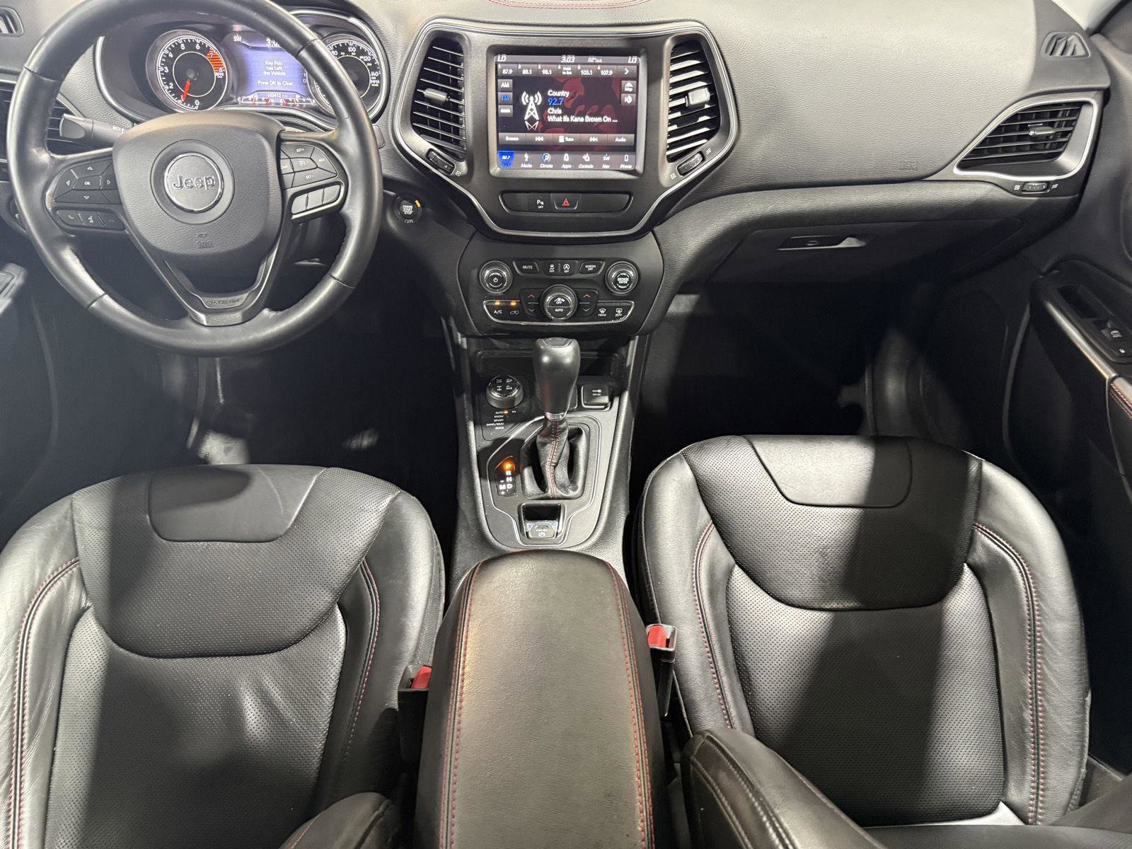 Used 2019 Jeep Cherokee Trailhawk AWD/4WD image 15