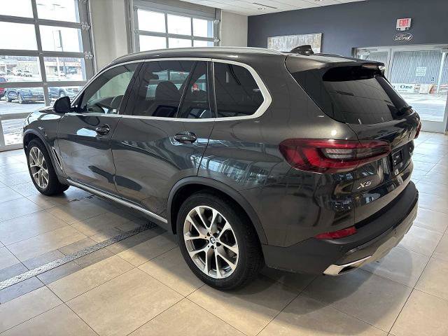 Used 2023 BMW X5 xDrive40i w/ Premium Essential Package image 3