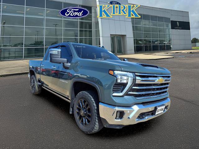 Used 2025 Chevrolet Silverado 2500 LTZ w/ LTZ Premium Package image 6