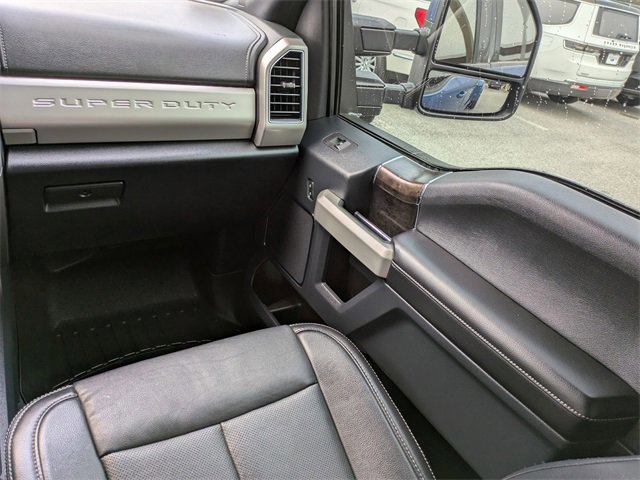 Certified 2022 Ford F450 Lariat w/ Lariat Ultimate Package image 17
