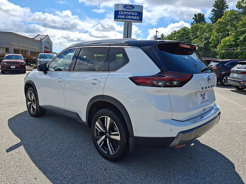 Used 2025 Nissan Rogue SL AWD/4WD image 22