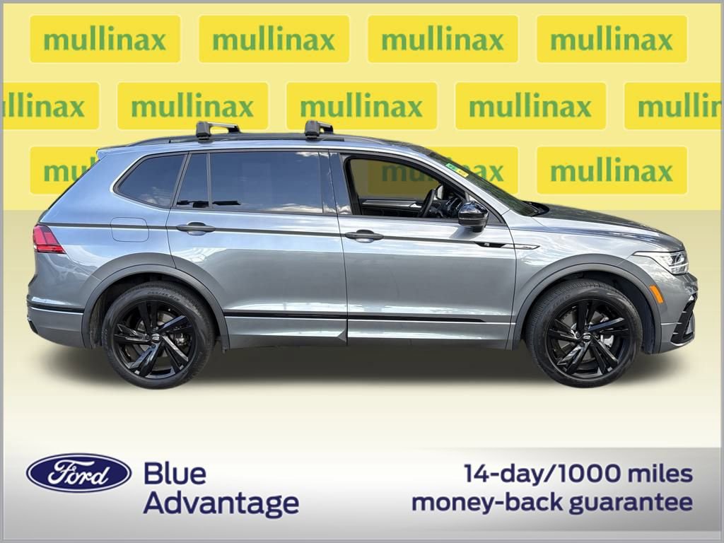 Used 2023 Volkswagen Tiguan SE R-Line image 2