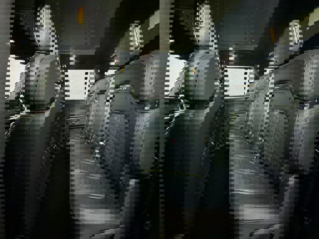 Used 2025 Rivian R1S Adventure image 18