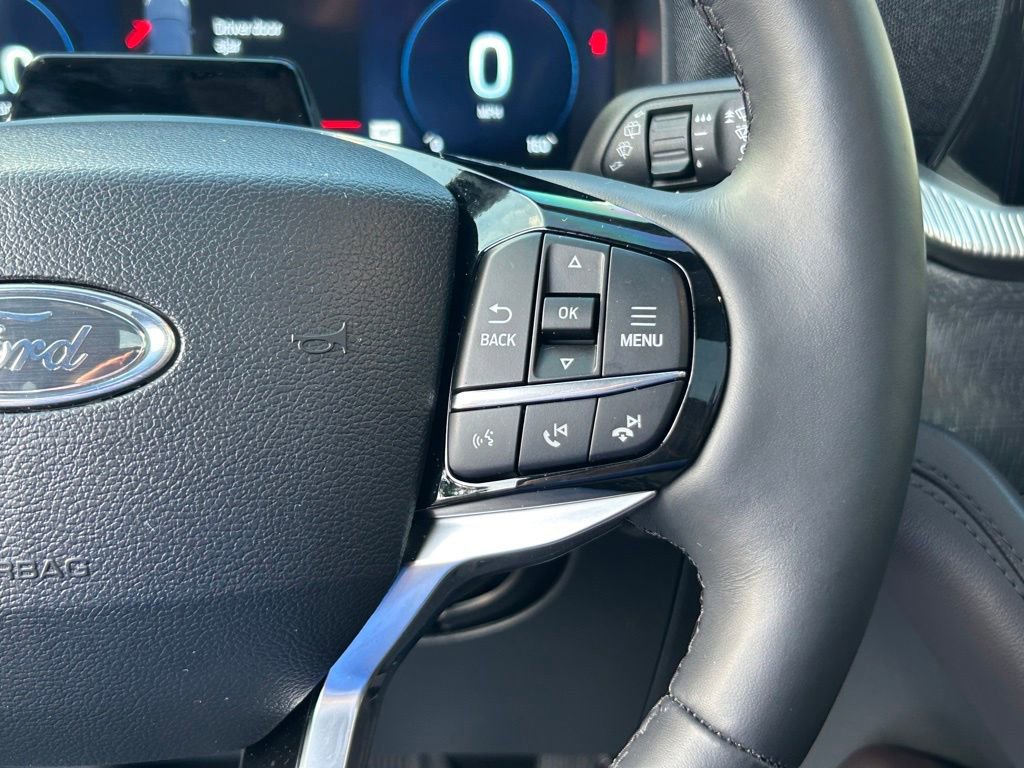Certified 2025 Ford Explorer Platinum w/ Ultimate Package AWD/4WD image 42