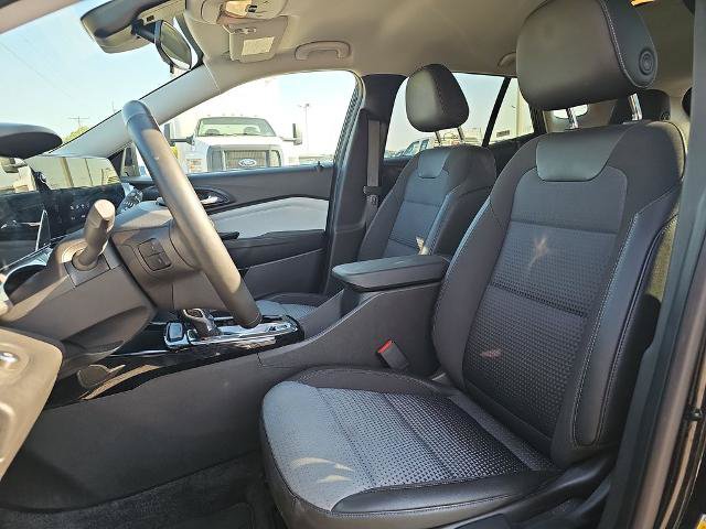 Used 2025 Chevrolet Trax LT w/ LT Convenience Package FWD image 14