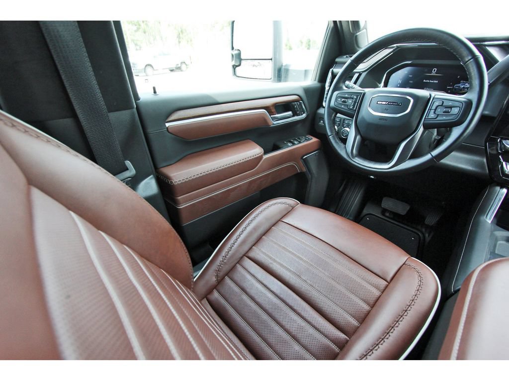Used 2025 GMC Sierra 2500 Denali Ultimate w/ Max Trailering Package AWD/4WD image 11