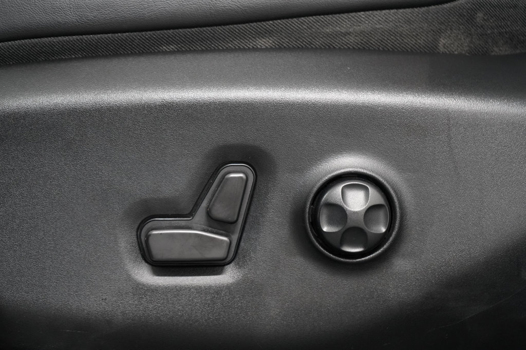 Used 2023 Chrysler Pacifica Limited w/ S Appearance Package FWD image 19
