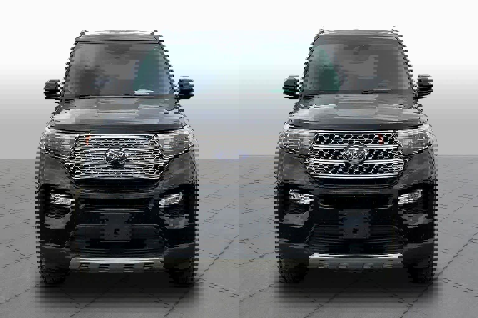 Certified 2022 Ford Explorer Limited w/ Equipment Group 301A image 4