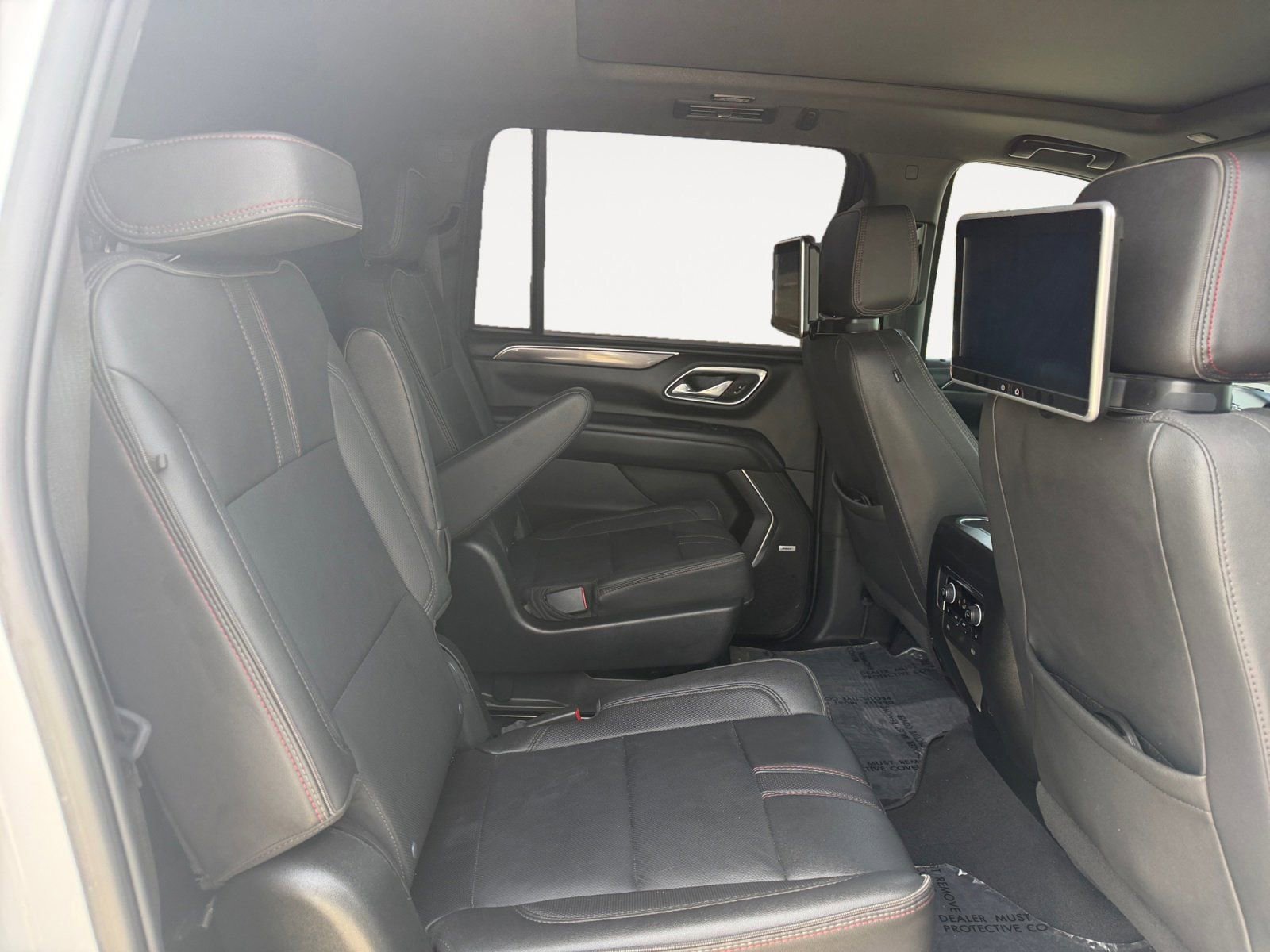 Used 2023 Chevrolet Suburban RST w/ Sport Performance Package AWD/4WD image 13