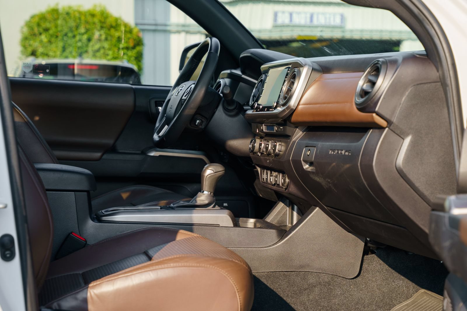 Used 2023 Toyota Tacoma Limited AWD/4WD image 12