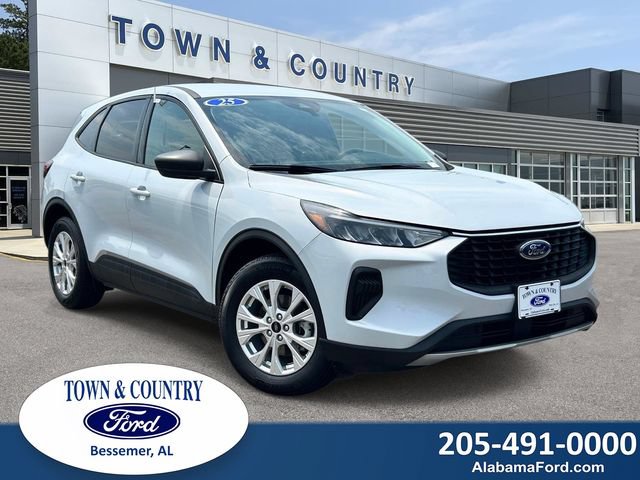 Certified 2025 Ford Escape Active FWD image 1