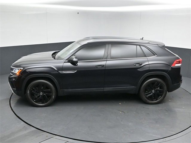 Used 2022 Volkswagen Atlas Cross Sport SE w/ Black Wheel Package image 6