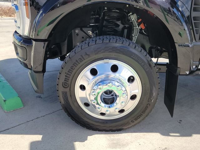 Certified 2026 Ford F450 Platinum w/ FX4 Off-Road Package image 14