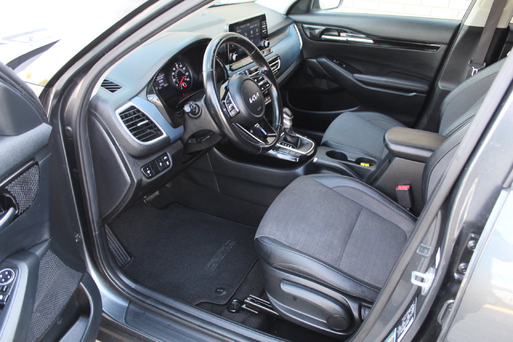 Used 2023 Kia Seltos S FWD image 29