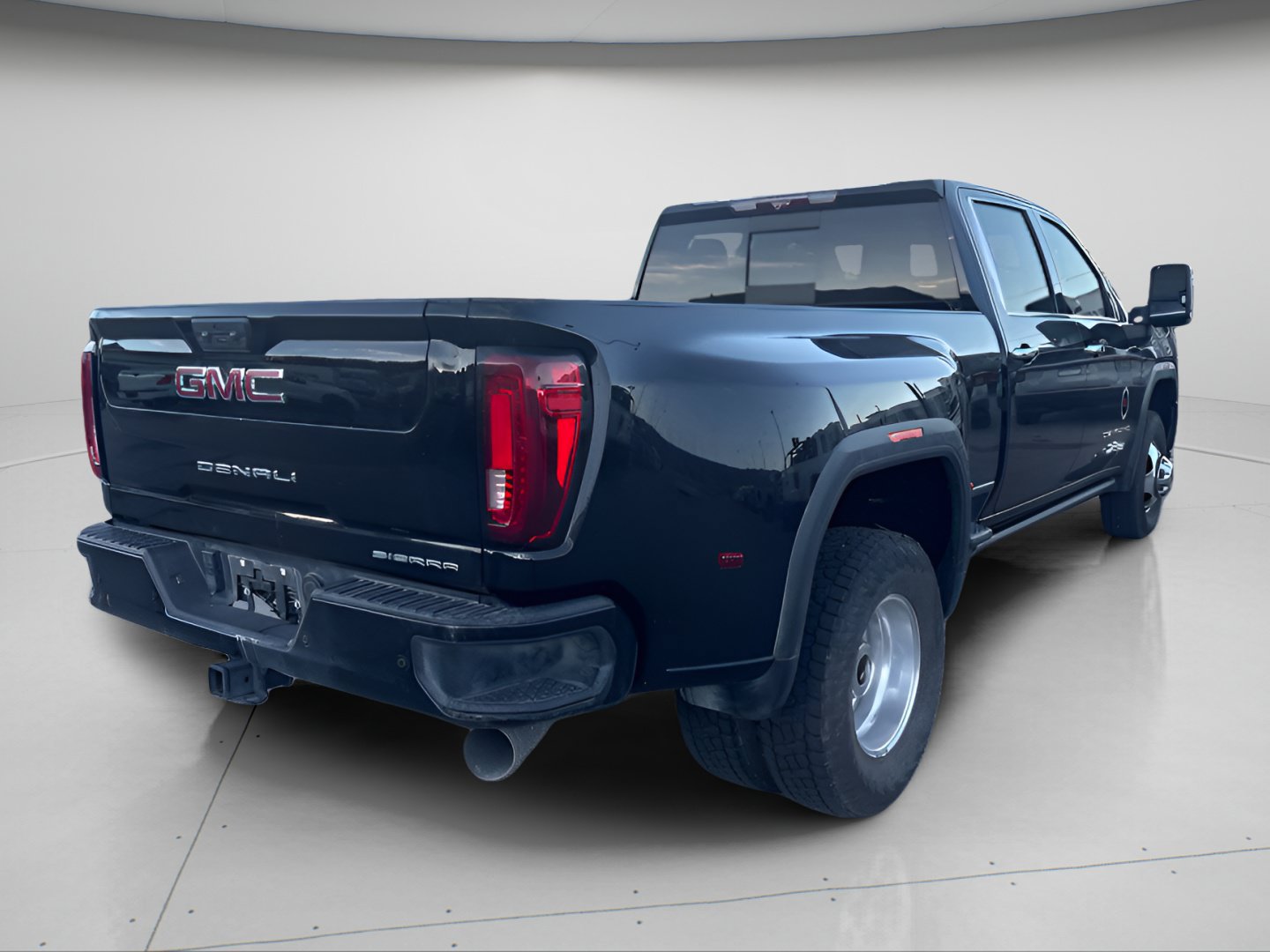 Used 2023 GMC Sierra 3500 Denali AWD/4WD image 6