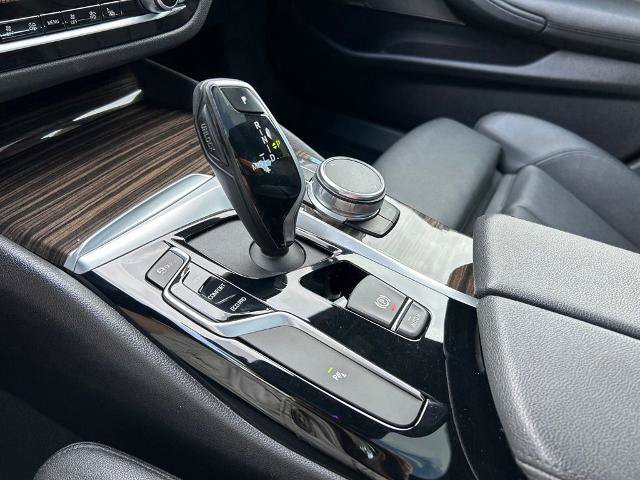 Used 2019 BMW 530i w/ Convenience Package RWD image 38