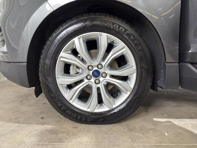 Certified 2020 Ford Edge Titanium FWD image 28