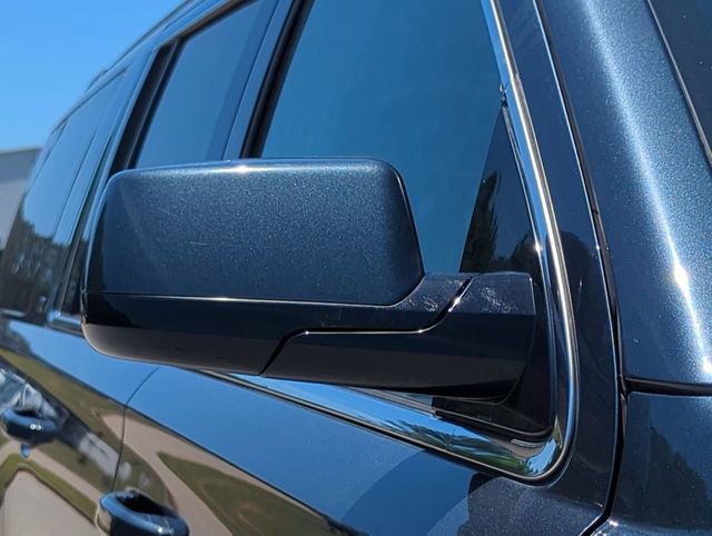 Used 2020 Chevrolet Suburban LT RWD image 13