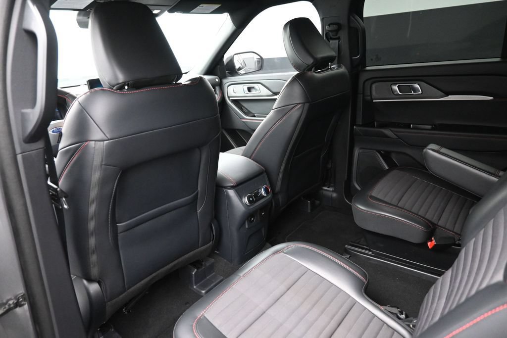 Certified 2025 Ford Explorer ST-Line AWD/4WD image 25