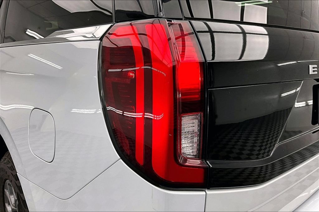 Certified 2025 Ford Expedition Active AWD/4WD image 31