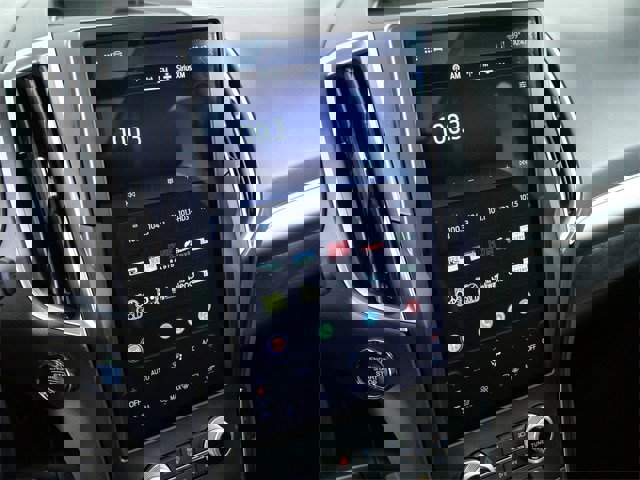 Certified 2023 Ford Edge Titanium w/ Class II Trailer Tow Package image 21