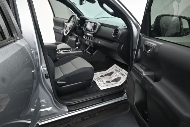 Used 2023 Toyota Tacoma TRD Off-Road AWD/4WD image 15
