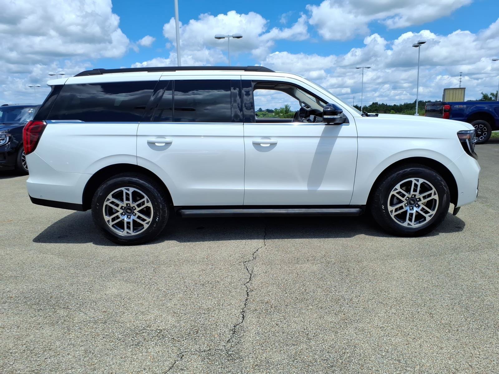 Certified 2025 Ford Expedition Active AWD/4WD image 6