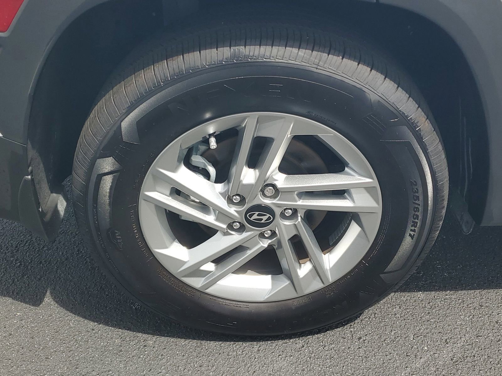 Used 2025 Hyundai Tucson SE image 5