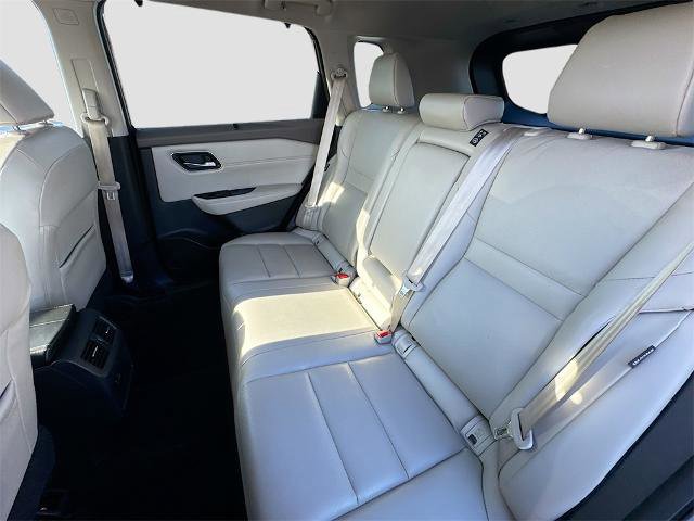 Used 2021 Nissan Rogue SV w/ Premium Package image 19