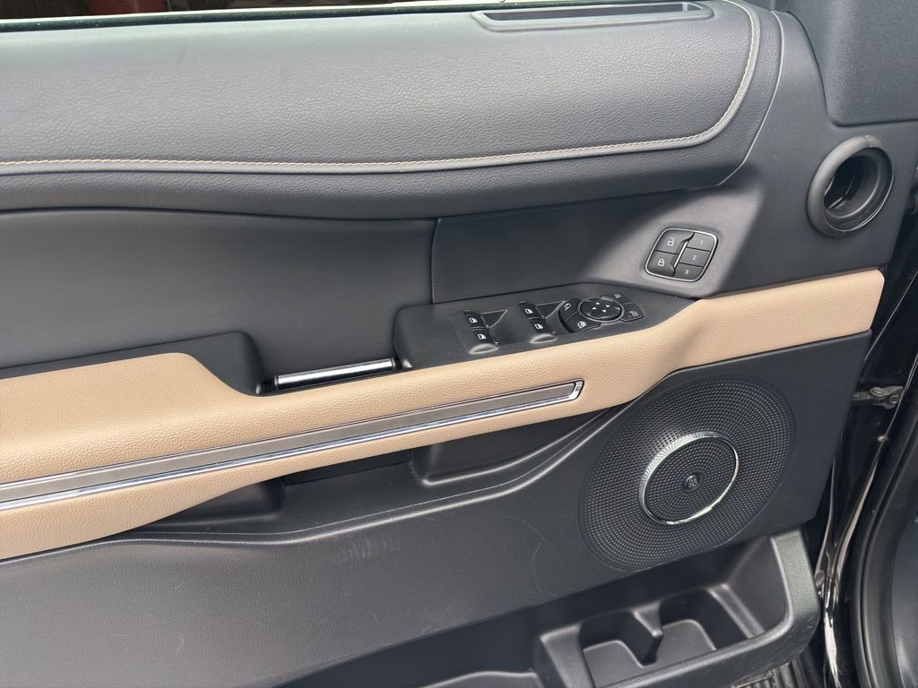 Certified 2024 Ford Expedition Limited image 18