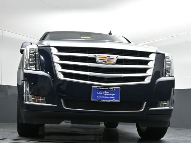 Used 2018 Cadillac Escalade Luxury AWD/4WD image 35