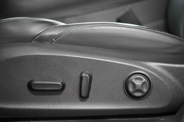 Used 2019 Buick Envision Essence AWD/4WD image 13