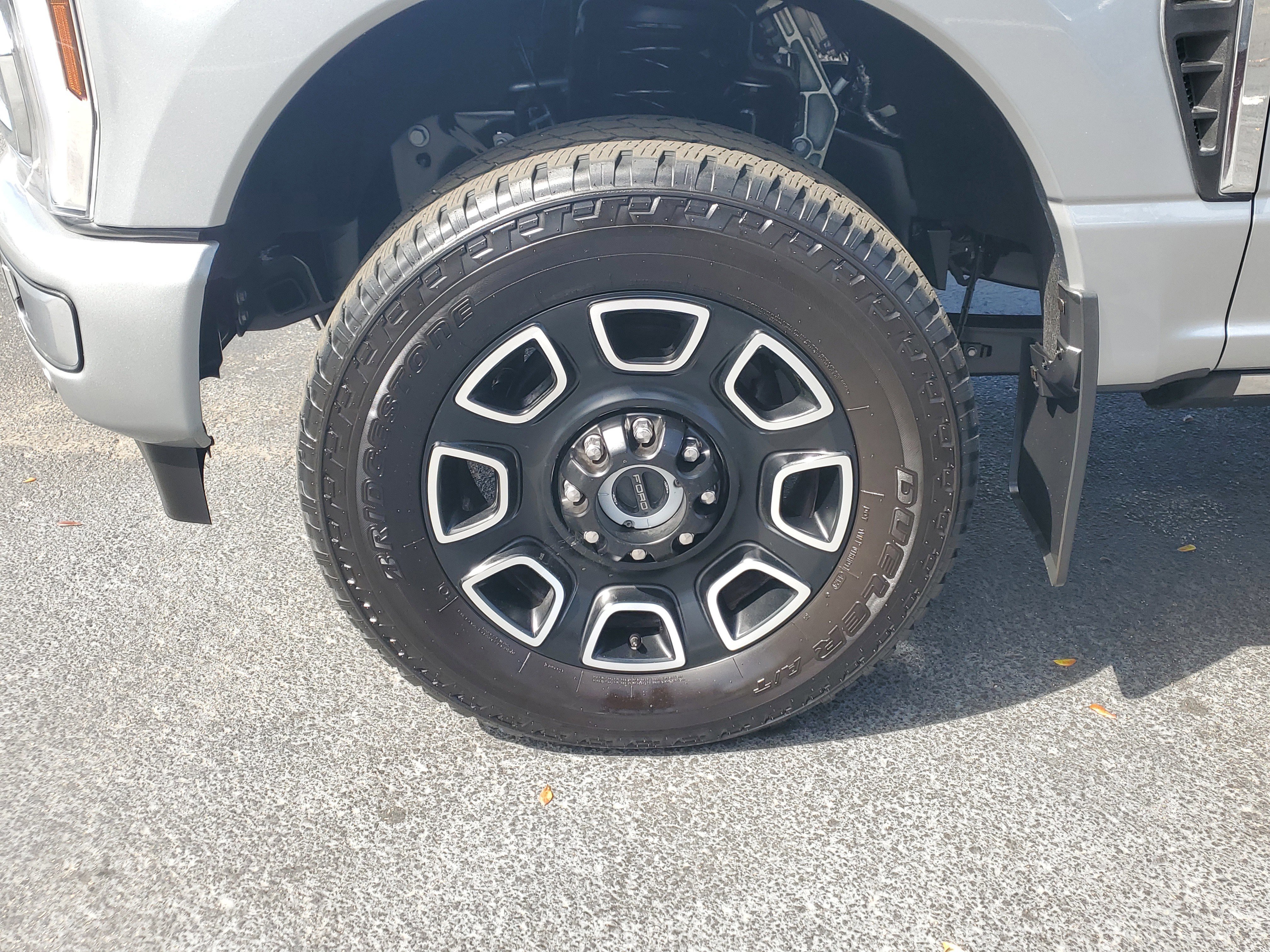 Certified 2024 Ford F350 Platinum w/ FX4 Off-Road Package image 8