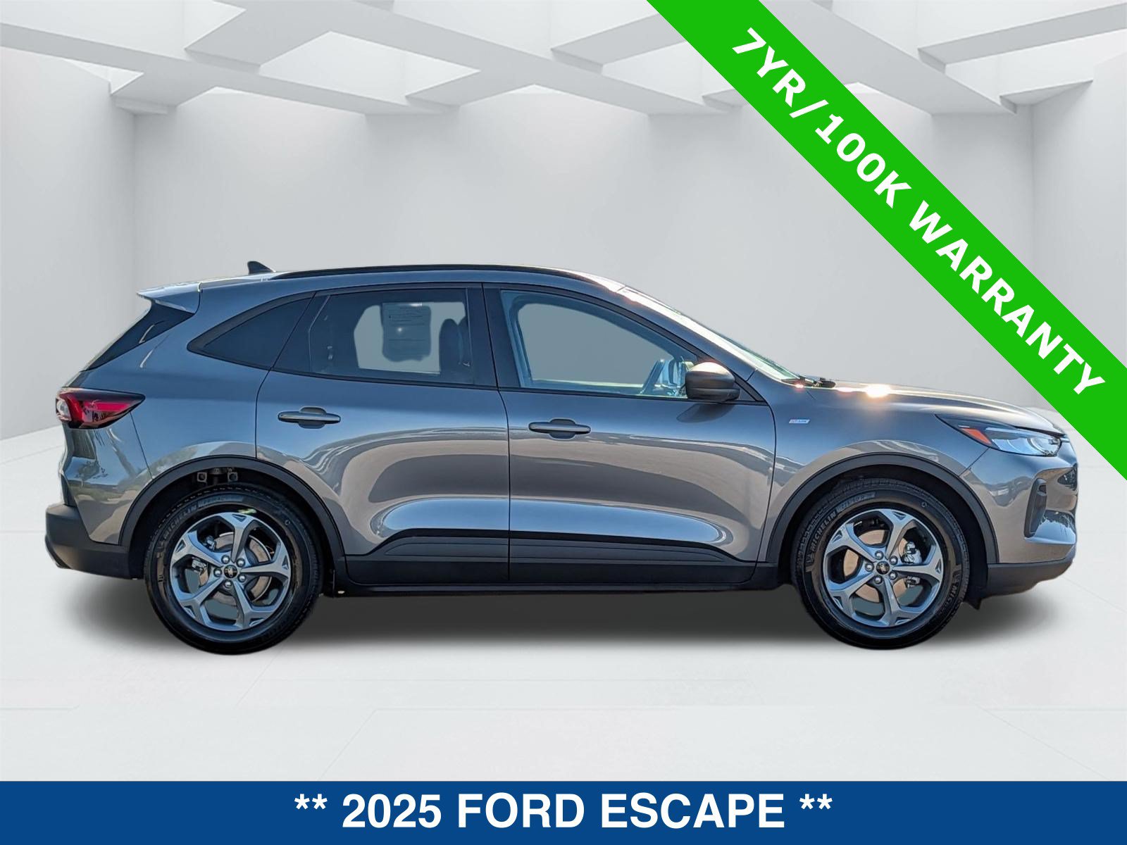 Certified 2025 Ford Escape ST-Line FWD image 4