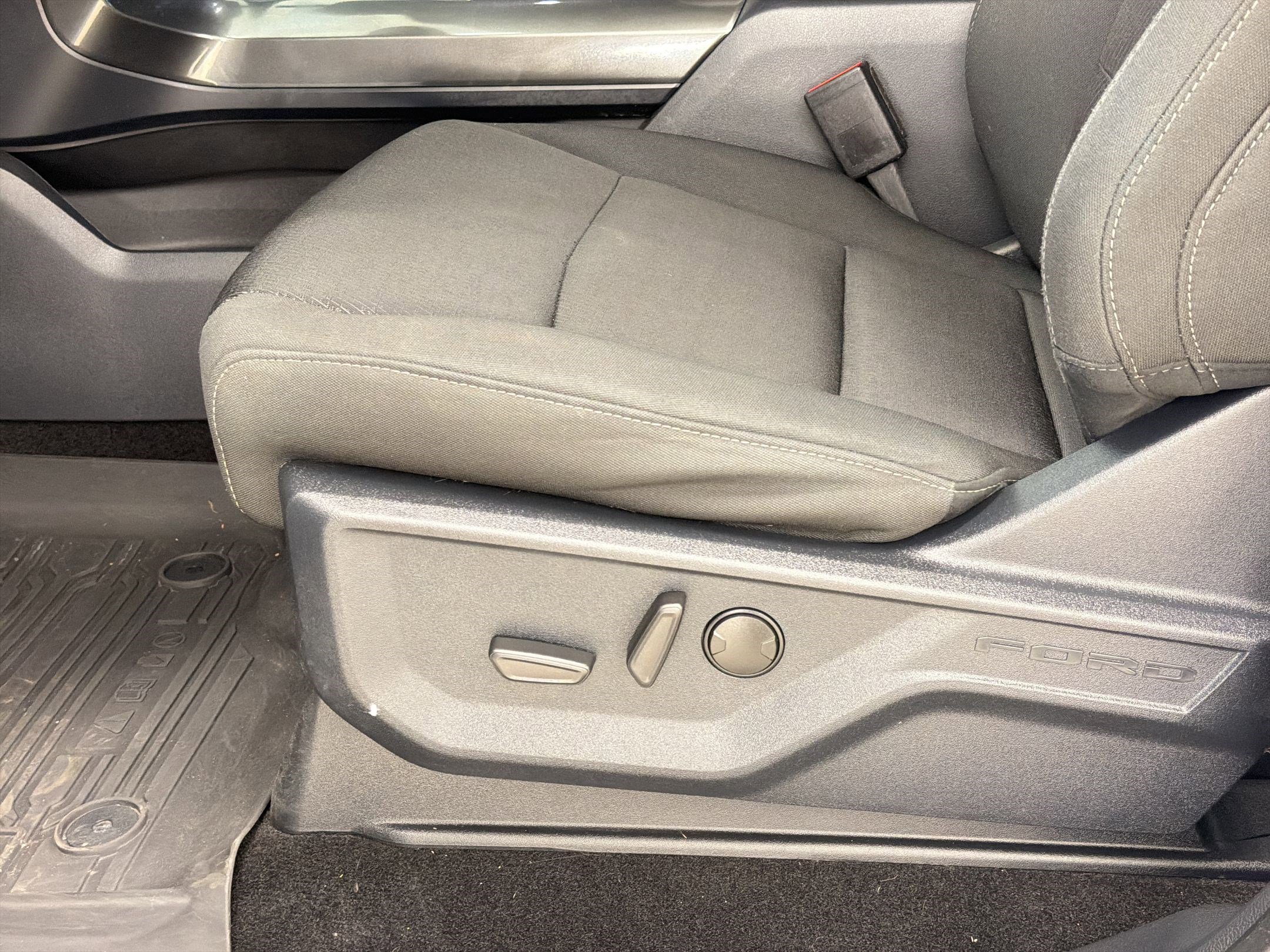 Certified 2023 Ford F150 XLT w/ Equipment Group 302A High image 14