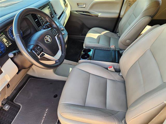 Used 2020 Toyota Sienna XLE Premium FWD image 12