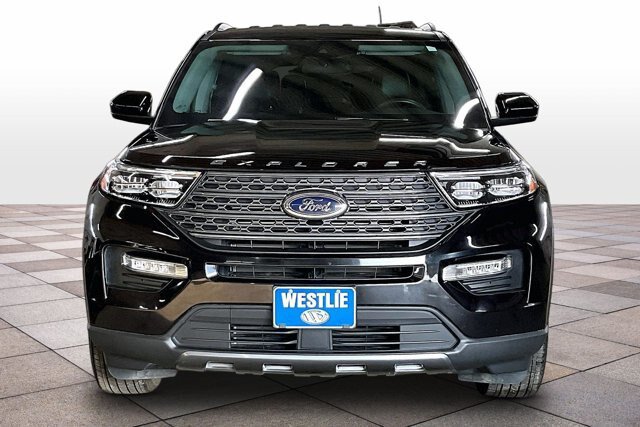 Certified 2024 Ford Explorer XLT w/ Equipment Group 202A AWD/4WD image 3